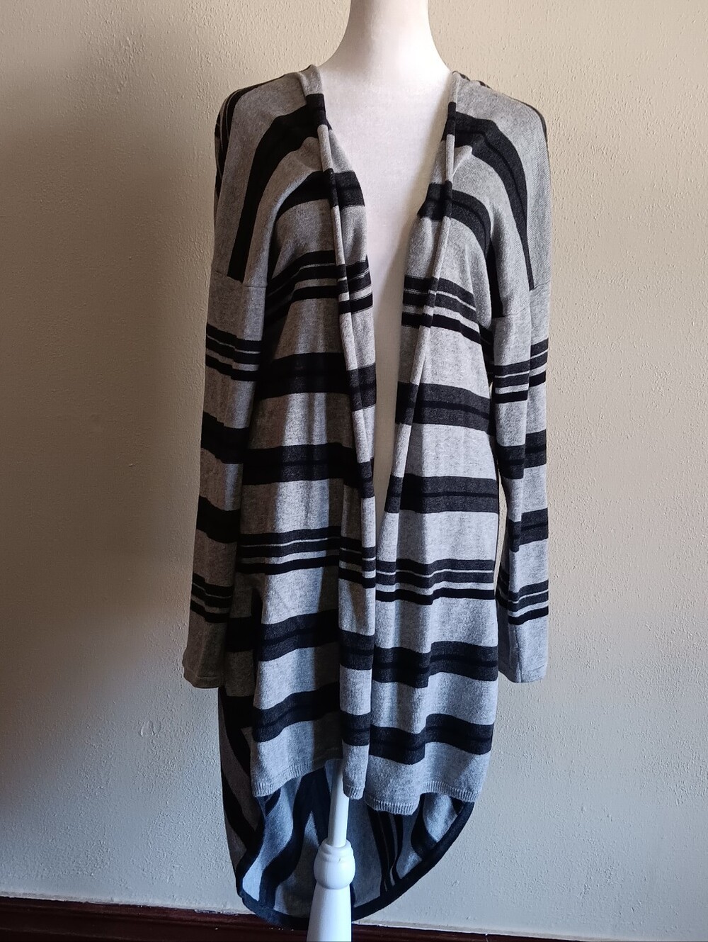 Open Front Long Tail Gray Black Stripe Cardigan Sweater Vince Camuto Large
